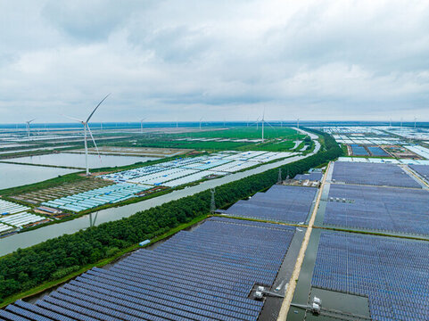 太陽能光伏與風力發(fā)電