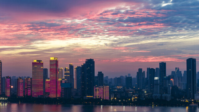 武漢江灘夜景