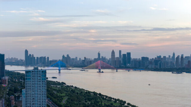 武漢江灘夜景