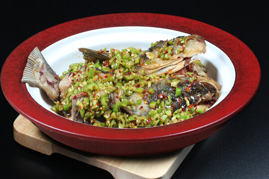青椒魚(yú)頭