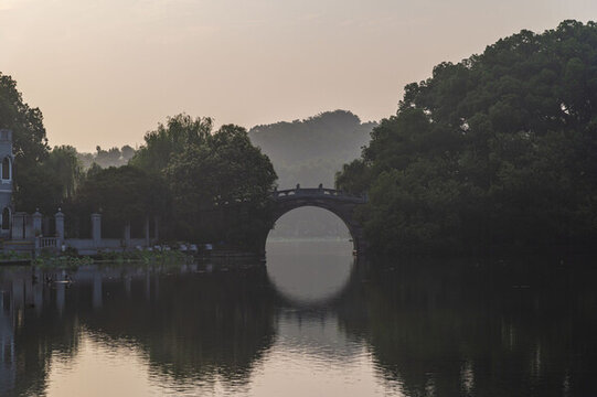 清晨的西湖風(fēng)景