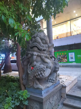 石雕獅子左