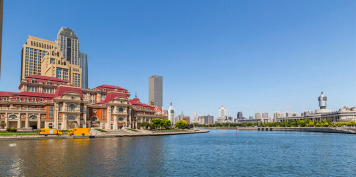 天津城市建筑和海河和橋梁