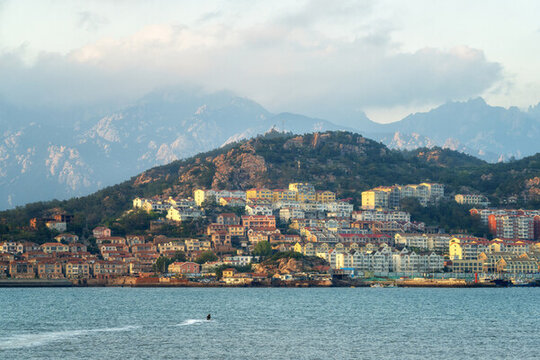 青島嶗山海岸線漁村