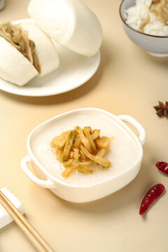 榨菜絲皮下飯