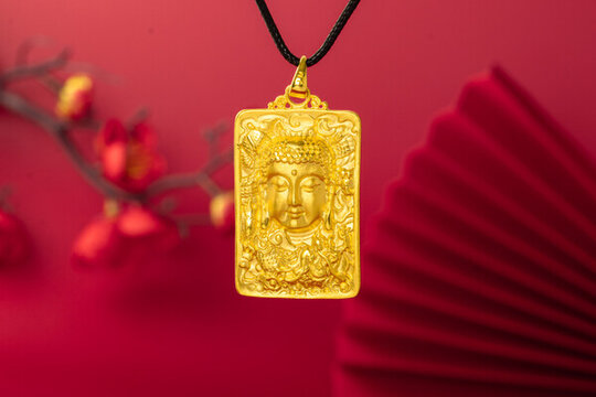 黃金吊墜產(chǎn)品攝影圖