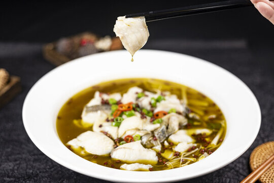 椒麻鱸魚(yú)