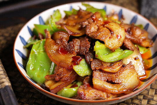 尖椒炒肉