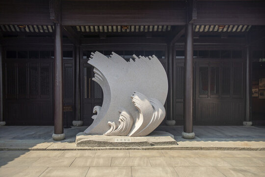 奔騰錢潮