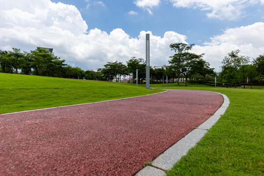 深圳公園內(nèi)的塑膠綠道