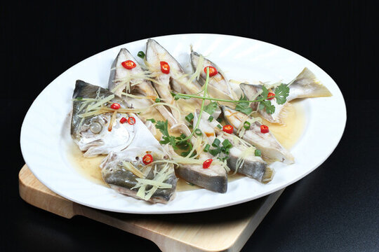 蒸鯧魚