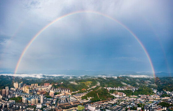 雨后彩虹全景