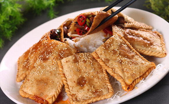 招財進寶辣子牛肉菜盒