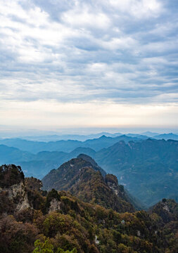 極簡高山云海