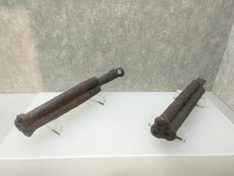 明三孔品字型鐵銃