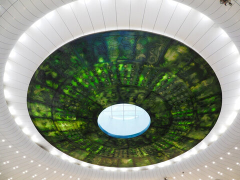 山東省博物館的大廳玉璧造型吊頂