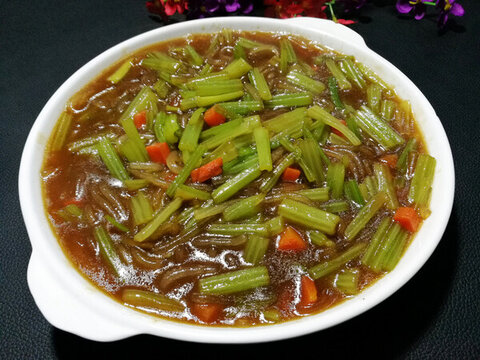 芹菜炒粉條