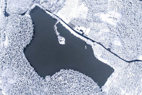 良渚遺址石塢雪色