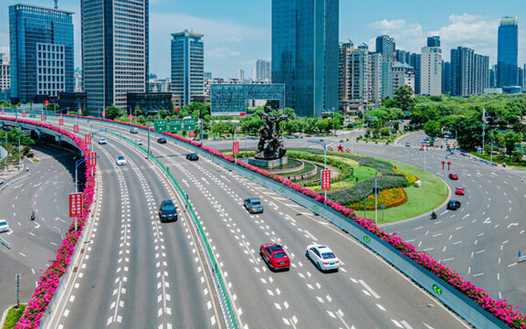 贛州城市高架姹紫嫣紅