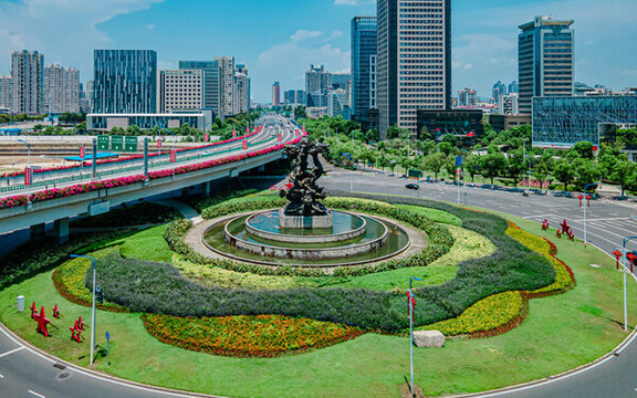 贛州城市高架姹紫嫣紅