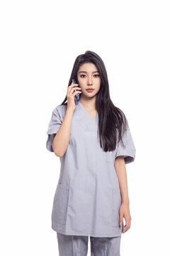 穿著醫(yī)護(hù)理裝的東方少女形象