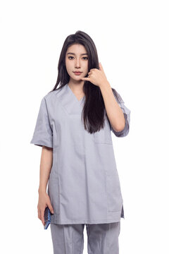 穿著醫(yī)護(hù)理裝的東方少女形象