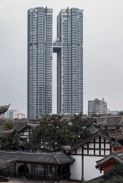 成都太古里大慈寺與現(xiàn)代建筑同框