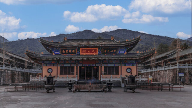 冕寧?kù)`山寺
