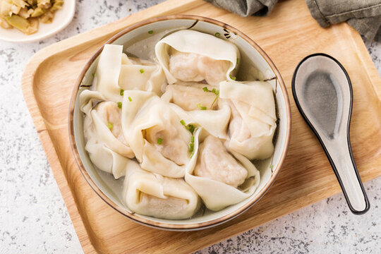 蛋黃鮮肉餛飩