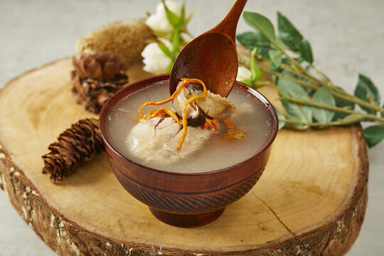蟲草雞湯
