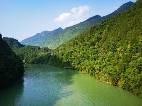 阿蓬江河谷美景