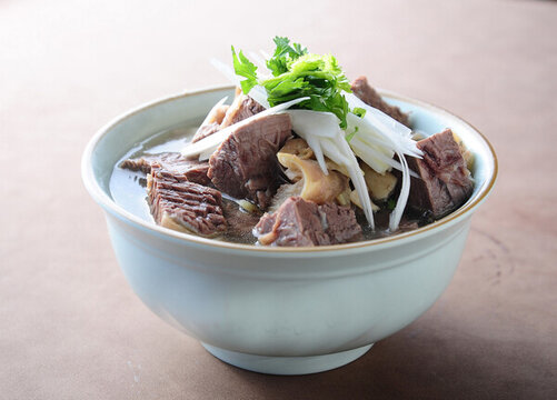 大碗牛肉