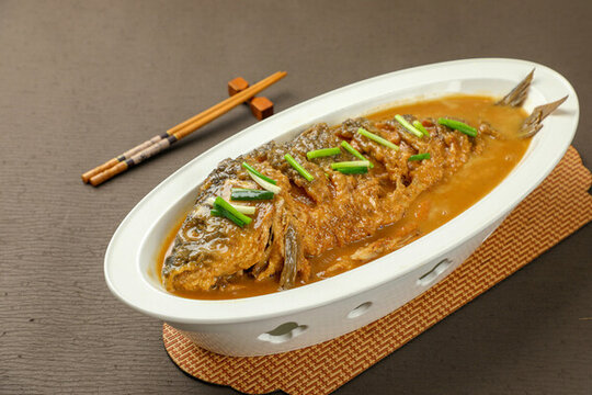 紅燒大鯉魚(yú)