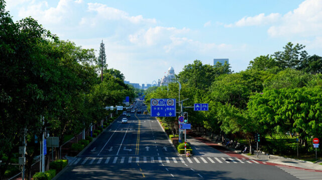 廣西柳州蟠龍路城市風(fēng)光