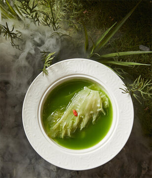 蔬汁酸湯大盤翅