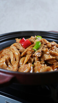 黃燜魚唇