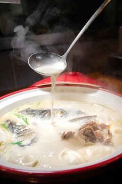 筒子骨燉魚頭