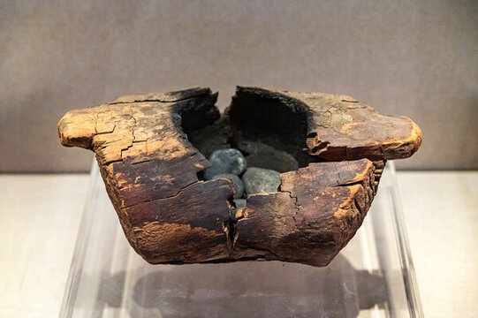 喀什博物館展出的商周木制火壇