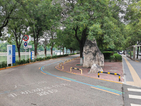 非機動車優(yōu)先路段