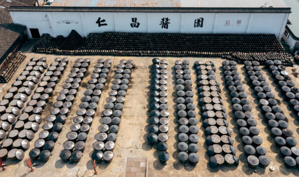 浙江紹興安昌古鎮(zhèn)醬園醬缸航拍