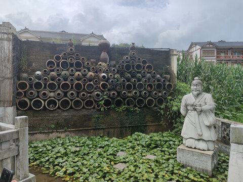 花茂村范蠡像