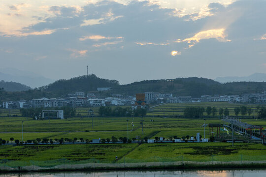 中峰貢米基地烏云