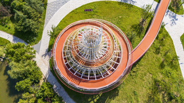 公園娛樂設(shè)施