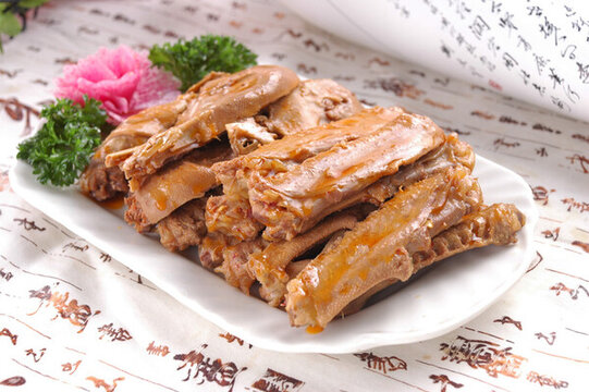 麻辣鴨翅頭