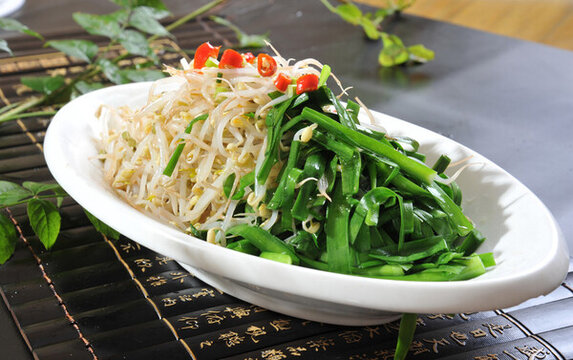 小豆芽拌韭菜