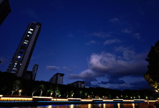 奉化江的夜景