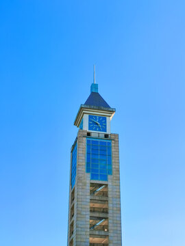 大學(xué)校園教學(xué)樓鐘樓