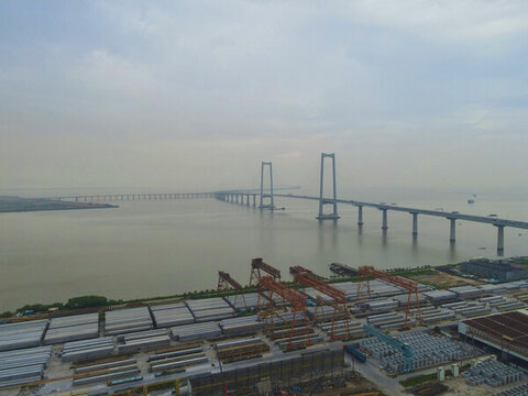 深中大橋建筑工地工廠