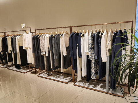服裝店時(shí)裝