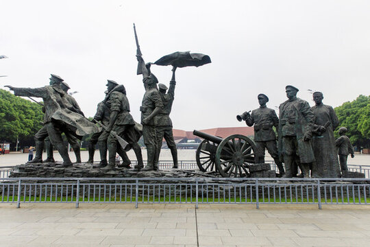 武漢首義廣場走向共和雕塑